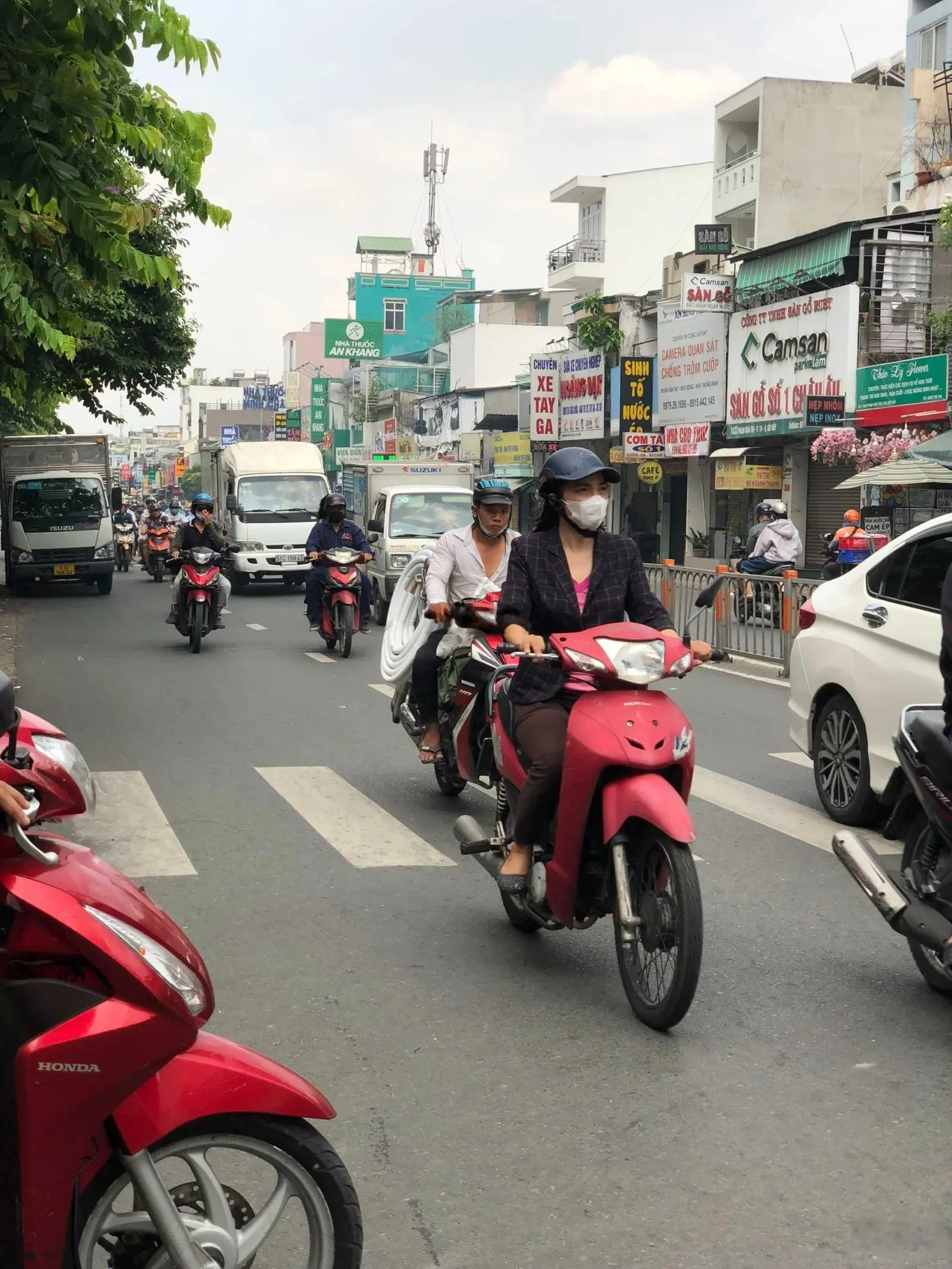 Nhà cần bán nhanh mặt tiền đường Thành Thái, Q. 10 - 6x17m - Nhà 5 tầng. HĐT 85tr. Giá chỉ 25 tỷ