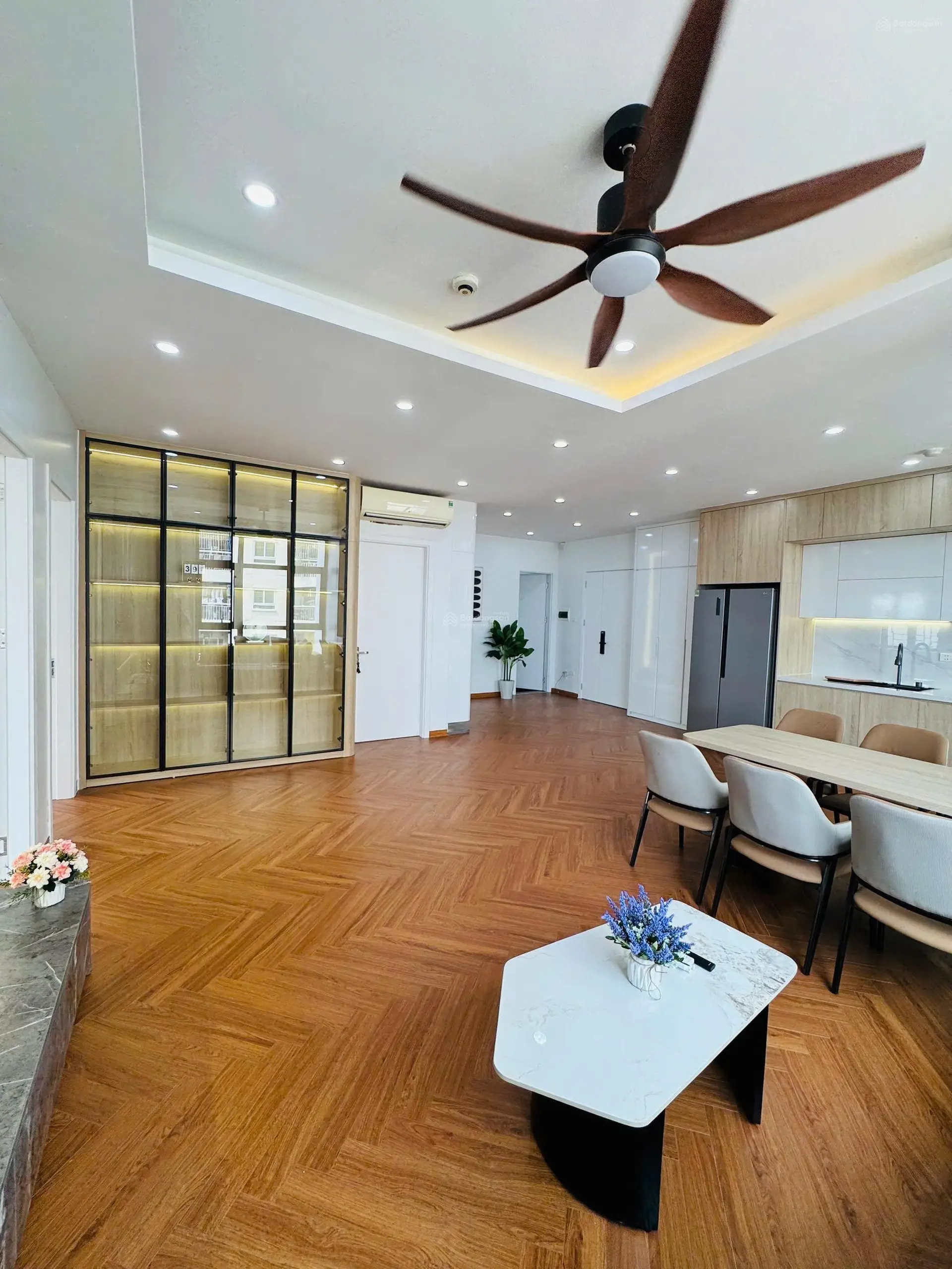 Em cần bán 3 ngủ tòa Licogi Đại Từ - Hoàng Mai. Diện tích 110 m2 thiết kế 3 ngủ 2 vệ sinh.DT:110m2
