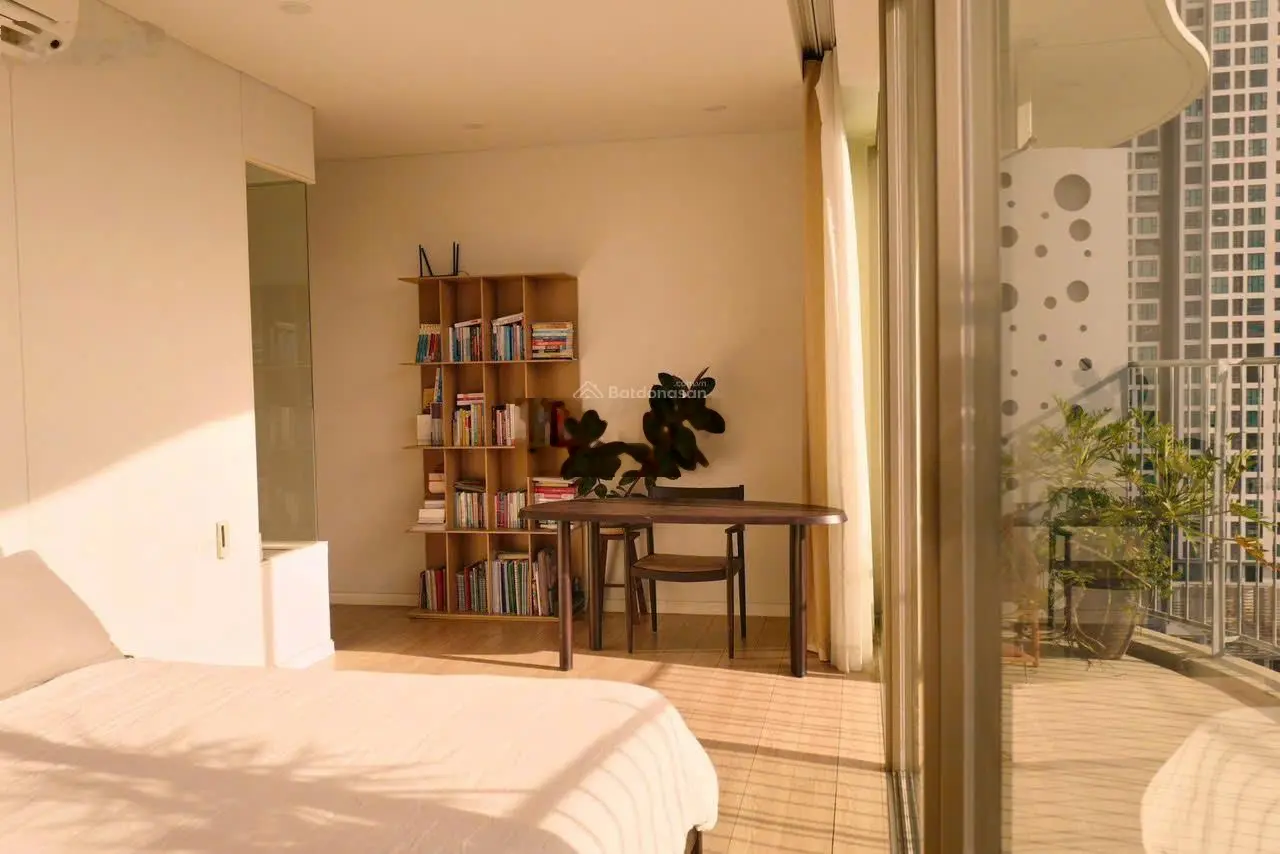Cần bán căn hộ Waterina Suites 3PN, diện tích 155m2, full nội thất decor đẹp, giá 11,5 tỷ