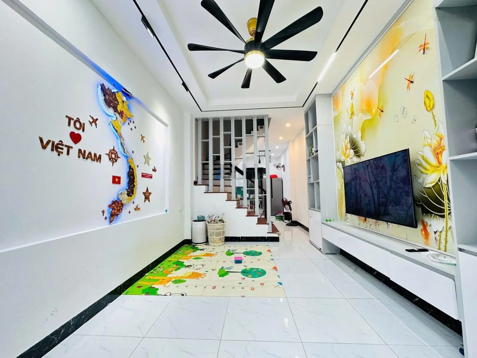 Nhà đẹp 5 ngủ - gần phố cách ô tô 20m DT 38m2 - 5 tầng chỉ 7.2 tỷ