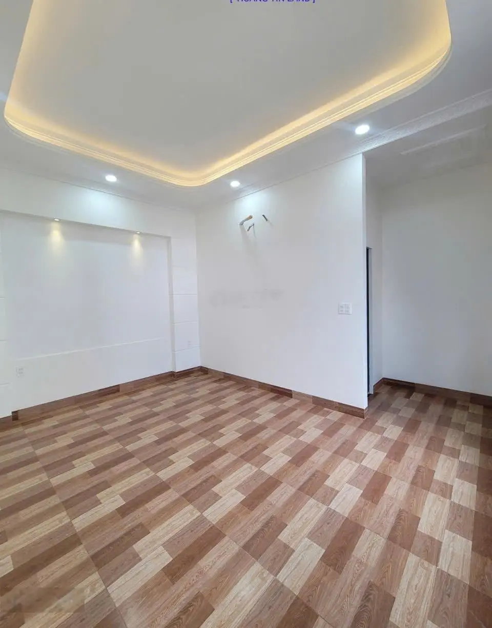 Bán nhà 1 trệt 2 lầu góc 2MT KDC Lê Phong 2, P. Tân Đông Hiệp, Dĩ An