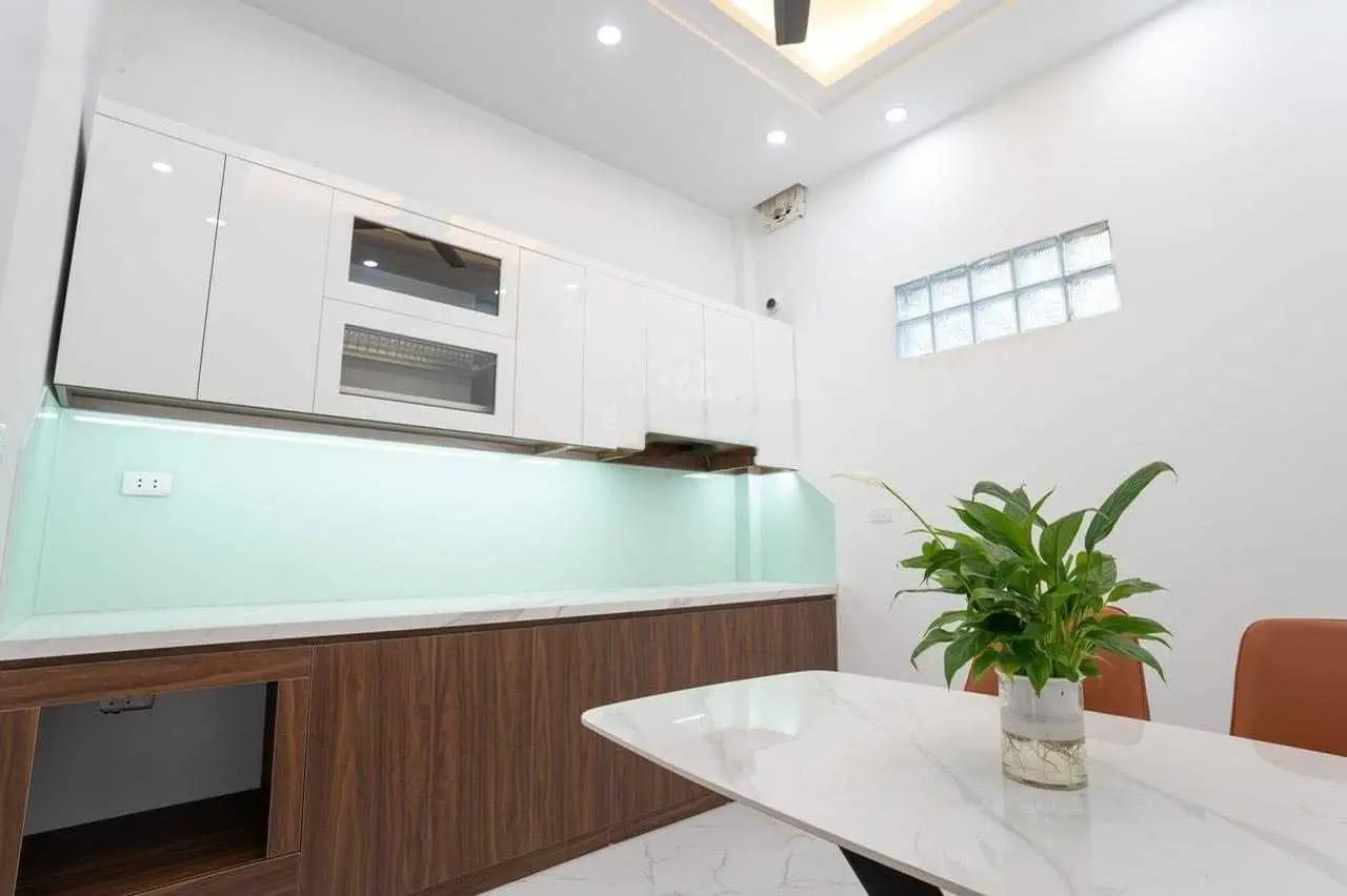 Hạ chào nửa tỷ! Thái Thịnh, gần phố, mặt ngõ, 35m ô tô tránh, full nội thất, lô góc, 51m2, 4PN