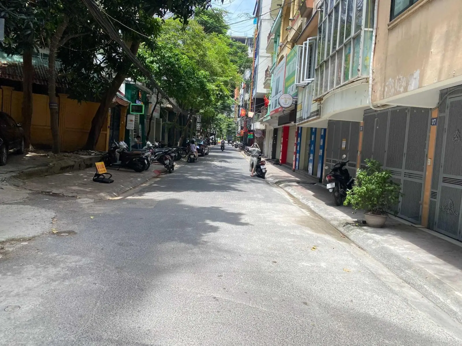 Nhỉnh 100 triệu/m2 có nhà ngõ Thái Hà - ôtô tránh - vỉa hè - kinh doanh sầm uất - ngõ thông các ngả