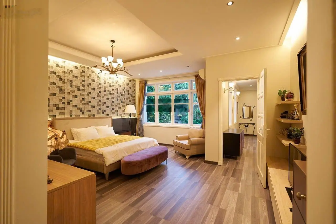 Bán biệt thự khu đô Thị Nam Thăng Long, Tây Hồ: Diện tích 296m, mặt tiền 33m, 3 tầng. Cực Hiếm