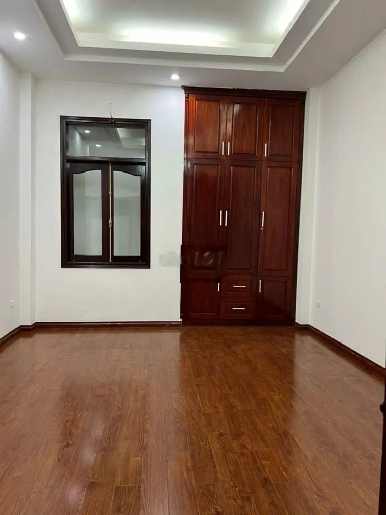 Bán nhà phố Nguyễn Văn Huyên, Gara, 2 thoáng, 70m2, MT4m 19.8 tỷ