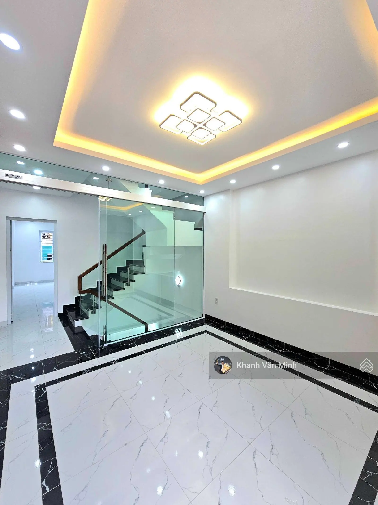 Bán nhà mặt ngõ Chợ Hàng, Hồ Sen độc lập 4 tầng giá rao 5 tỷ 450 triệu
