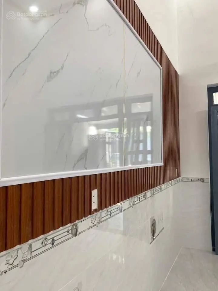 Nhà sổ riêng diện tích 60m. Đường thông buôn bán. Giá 2 tỷ 750