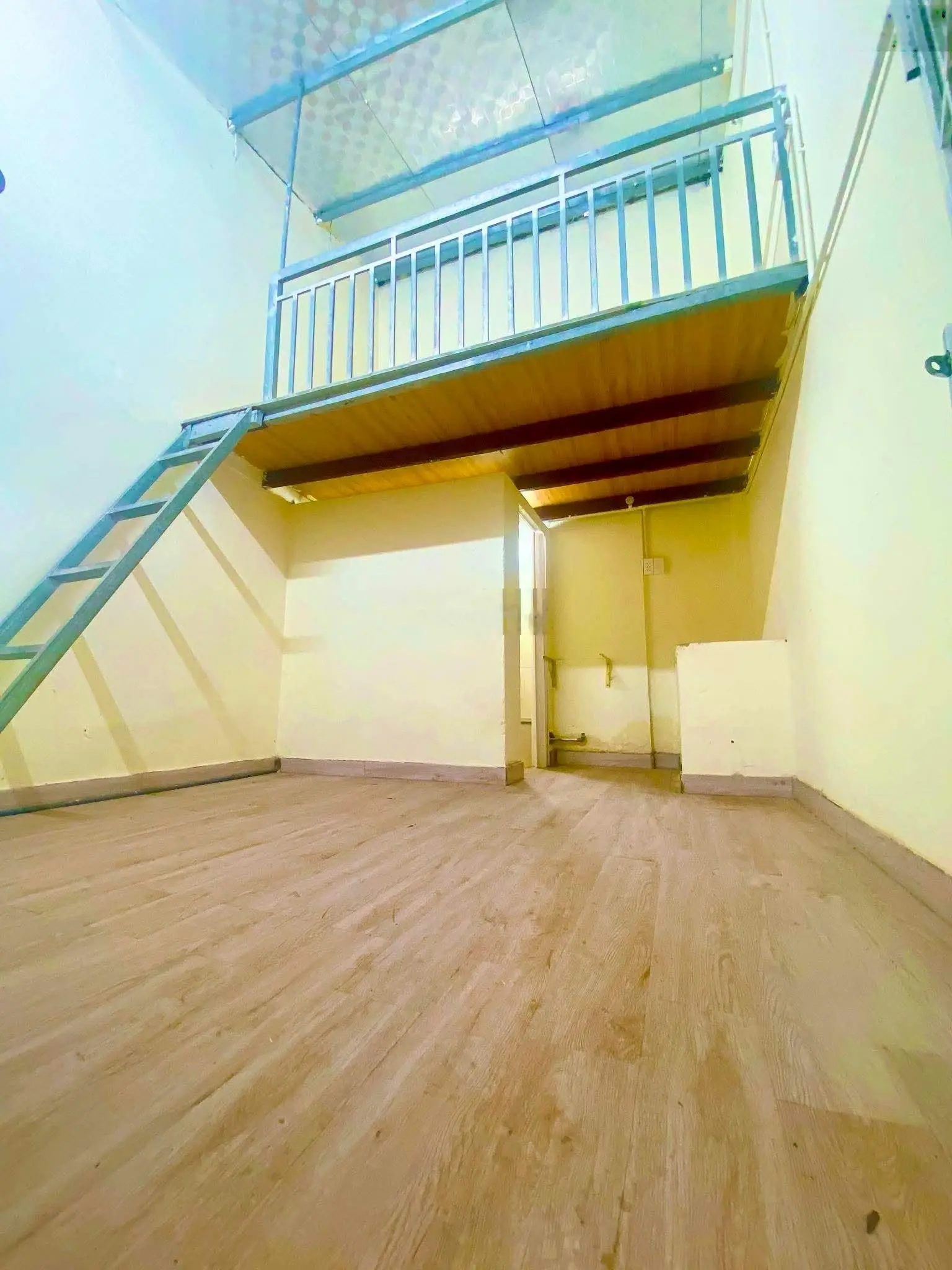 Nhà bán đường số 4, Bình Thọ Thủ Đức 2 tầng 6 phòng cho thuê 17triệu/tháng DT: 5x20m
