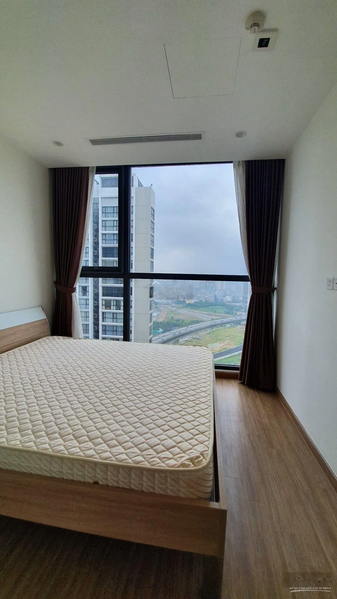 Bán căn hộ Vinhomes Skylake, căn 05A. S3 (73m2 thông thủy), 2 phòng ngủ, tầm view hồ thoáng