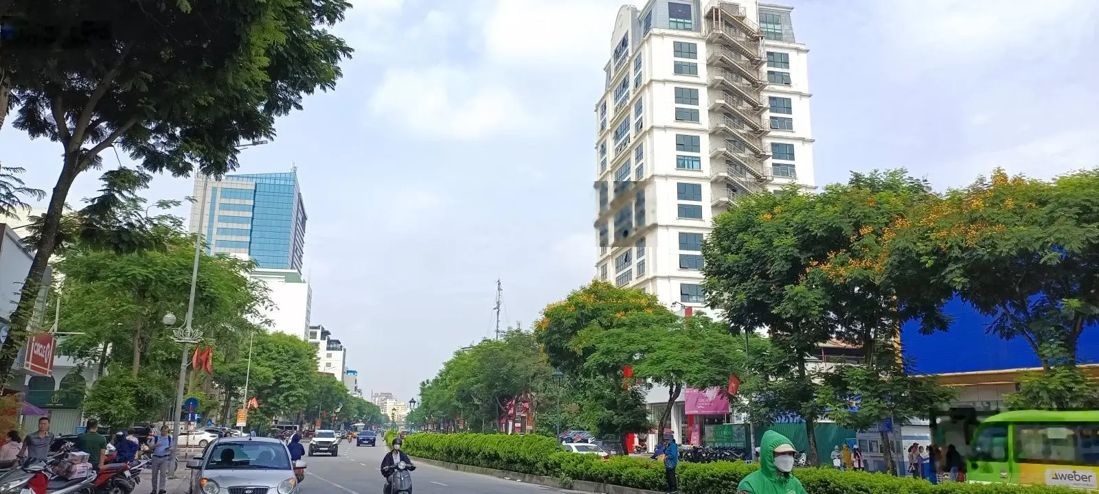 Bán nhà Hồng Tiến, Nguyễn Văn Cừ - đẹp nhất phố -DT 55m x 7 Tầng x MT 5m, thang máy, gara, KD