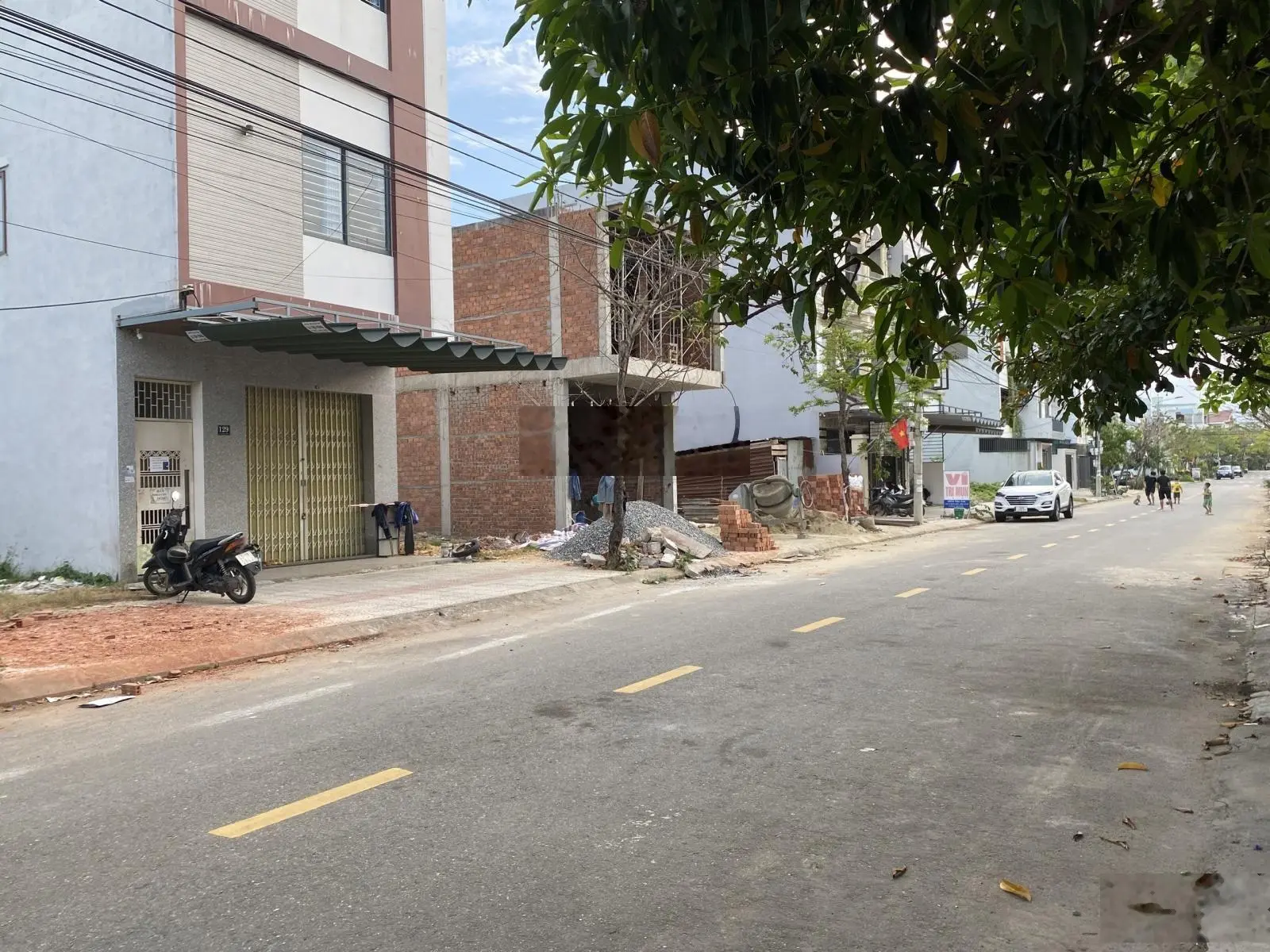 Hàng siêu phẩm! Chủ cần bán 2 lô liền kề B1.44 đường Vũ Đình Liên - Hướng Đông Nam - Sạch đẹp