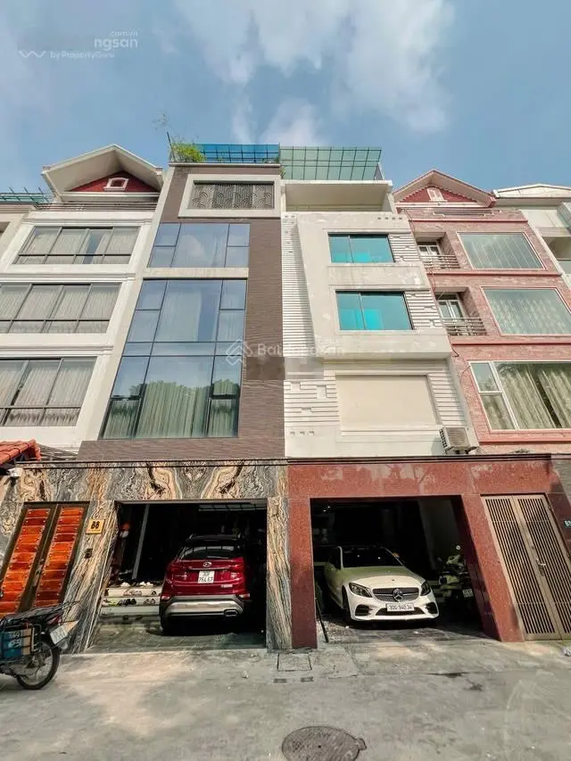 Bán nhà 5T DT 65m2 MT 4.1m đường ô tô tránh - Gần Hồ Tây - Phố Lạc Long Quân, Q. Tây Hồ. Giá 22.8tỷ