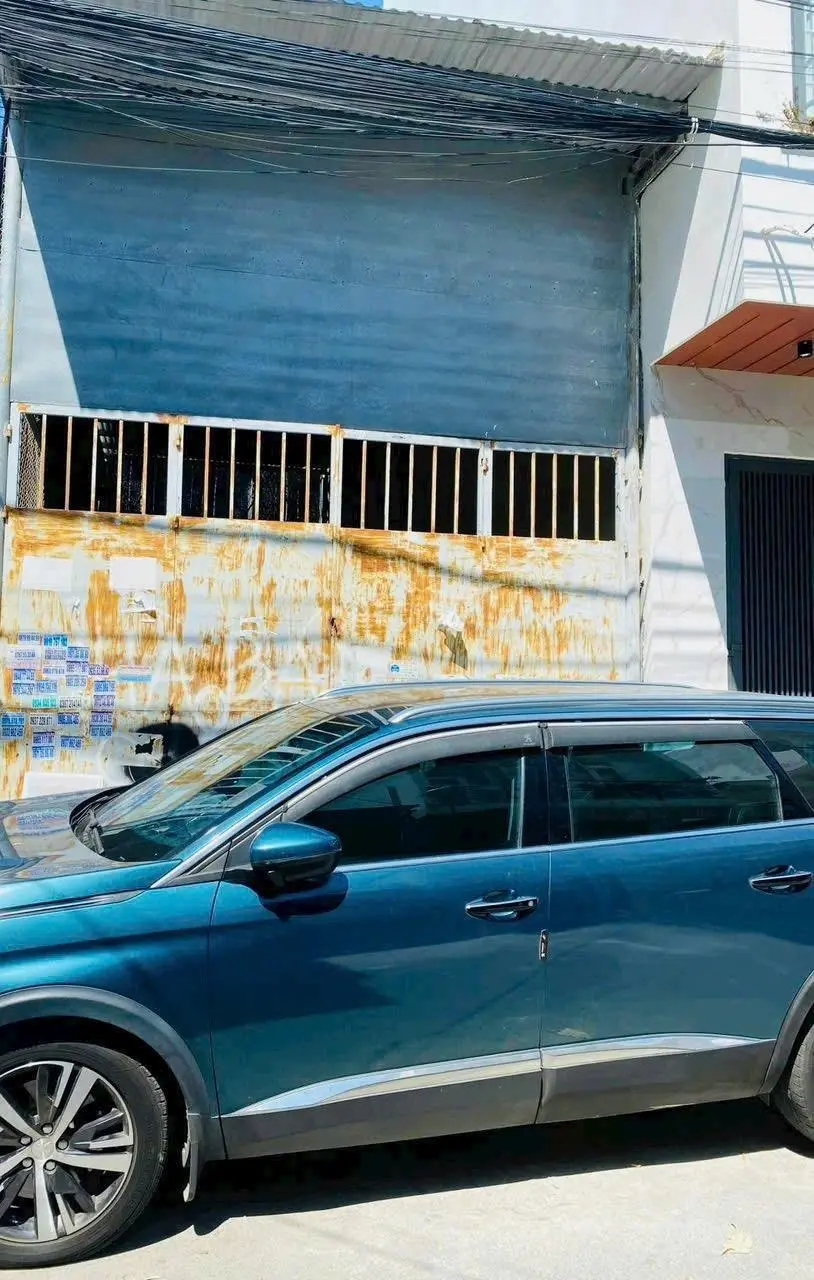 Bán nhà đường nhựa xe hơi rộng 6m thông thương