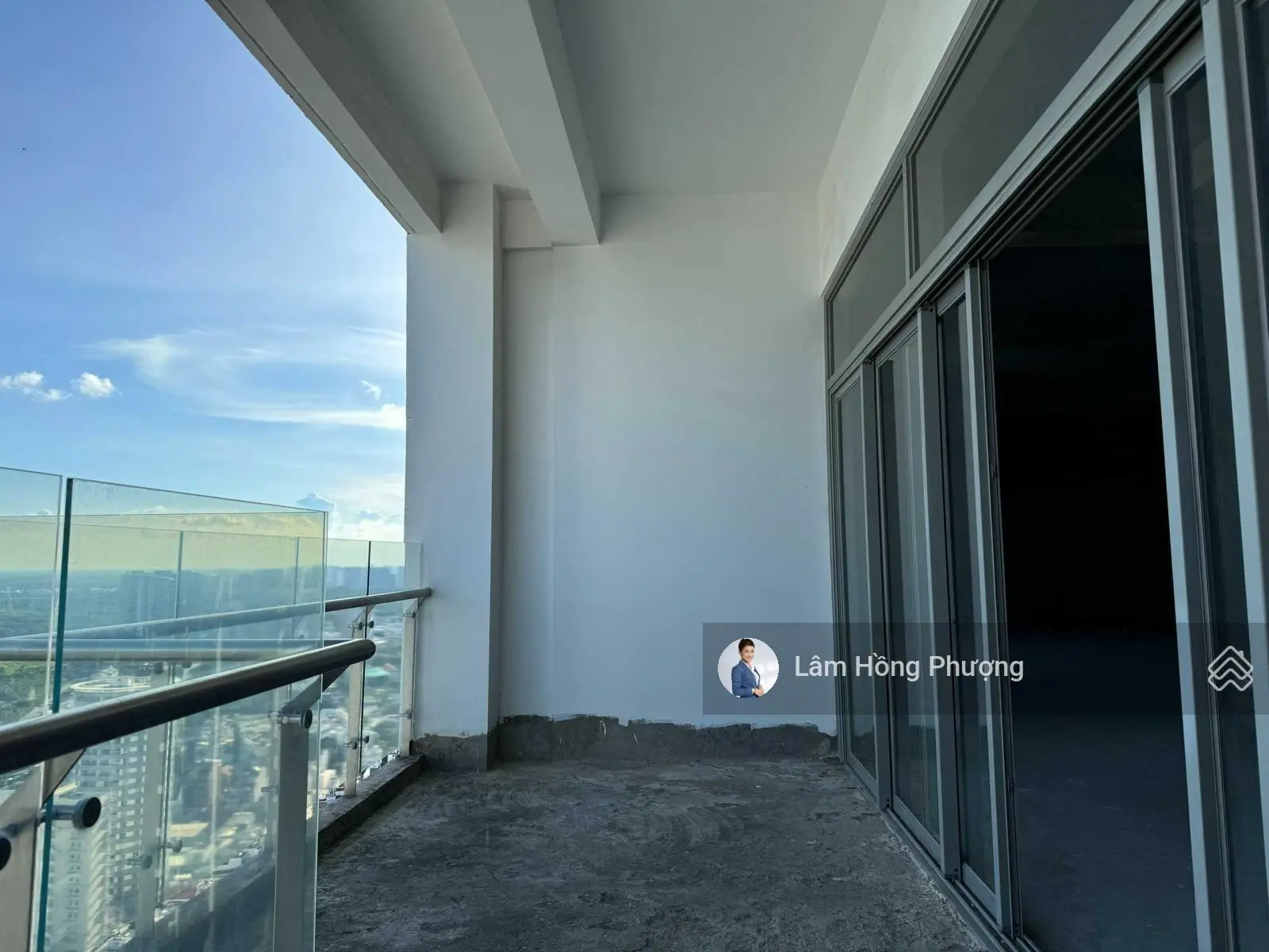 Bán Penhouse 237m2 An gia skyline quận 7 giá 11.6 tỷ có sổ hồng sẵn 0939 220 ***