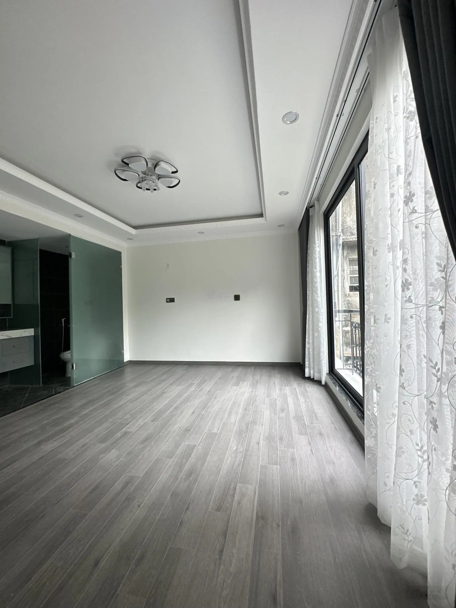 Thái hà mặt tiền bề thế_7.9m_6 tầng thang máy êm ru_ô tô tránh 10m dt:40m_13.2 tỷ sổ đỏ pháp lý r