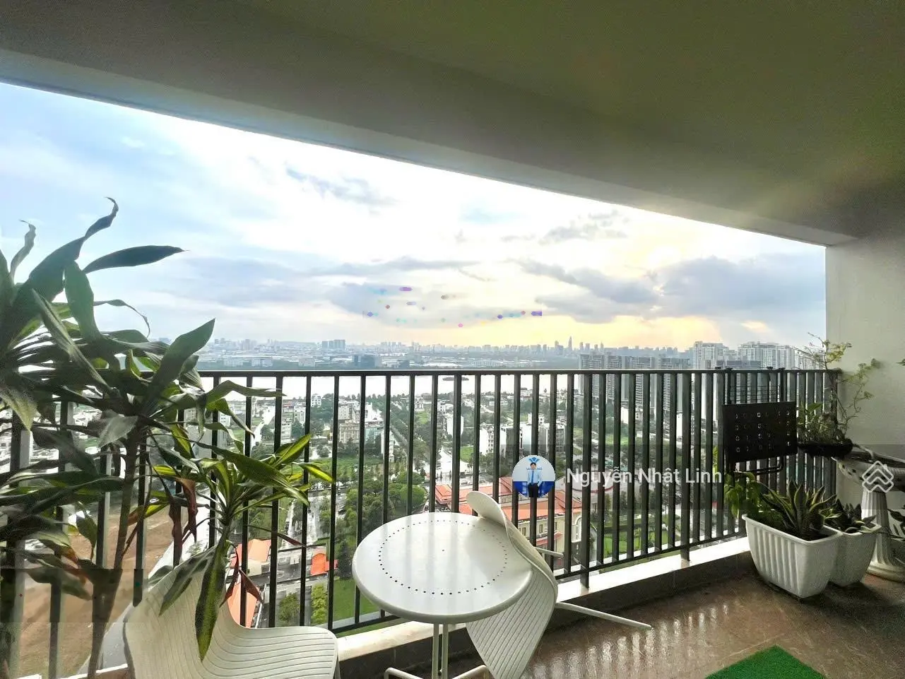 Chủ gửi bán Siêu phẩm 4PN, tầm nhìn toàn cảnh sông và city, nội thất siêu đẹp - giá chỉ 17 tỷ bp