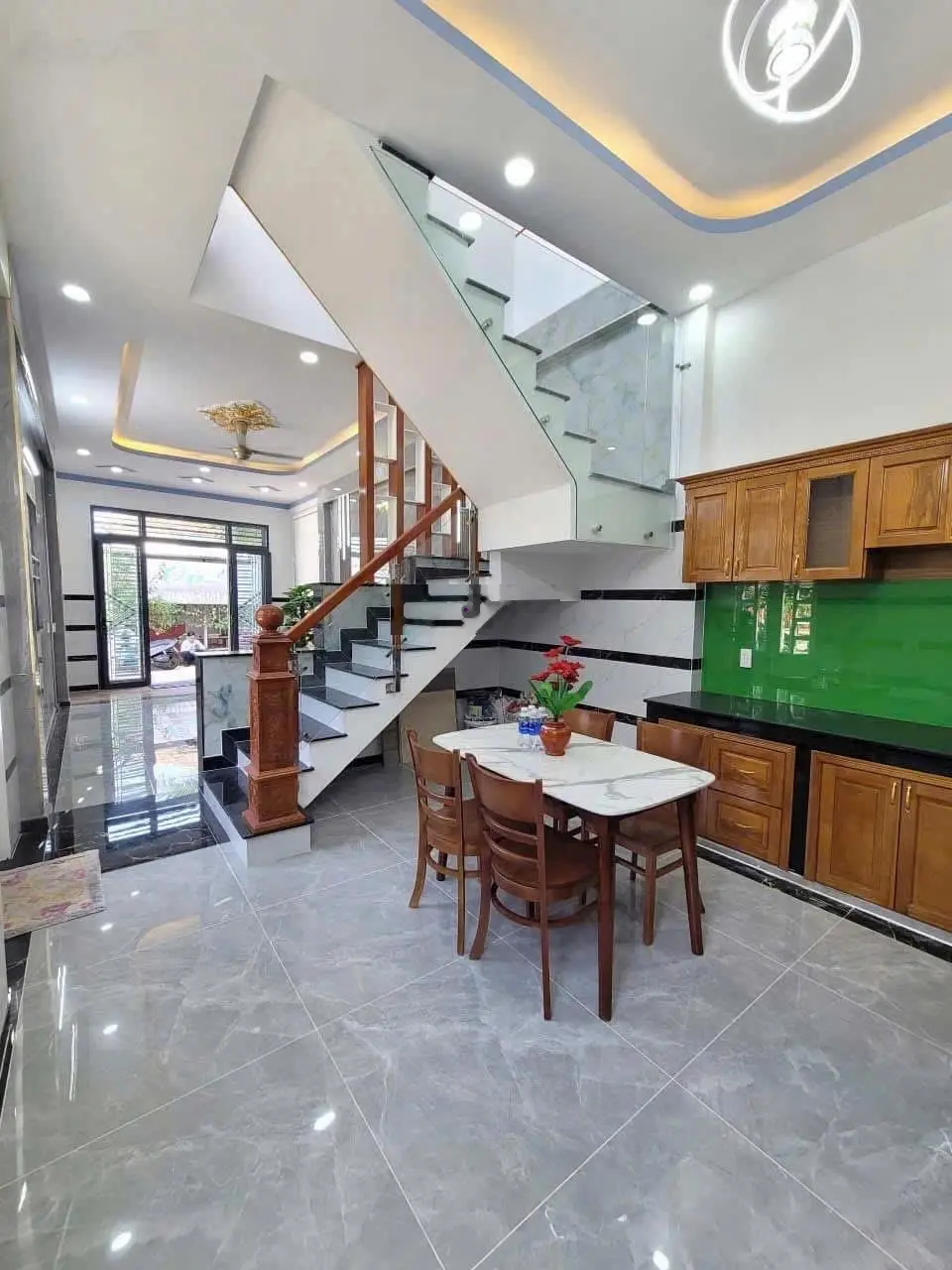 Ngộp giá chỉ 3,89Tỷ, nhà cực đẹp ngay MTĐ Liên Phường, Phú Hữu, Quận 9, sổ riêng, cách chợ 500m.