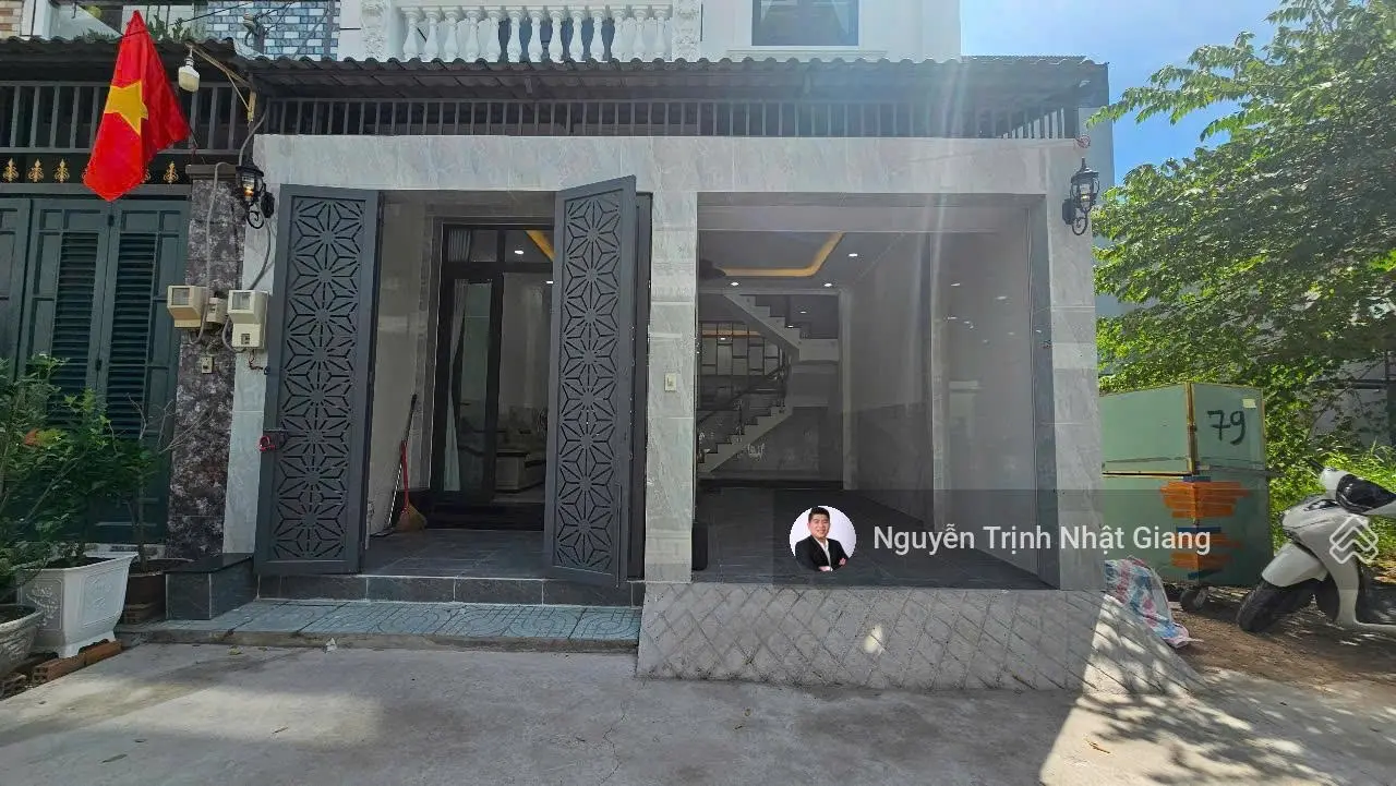 Nhà phố vừa hoàn thiện tại KDC đồng bộ trên trục đường Lê Văn Lương