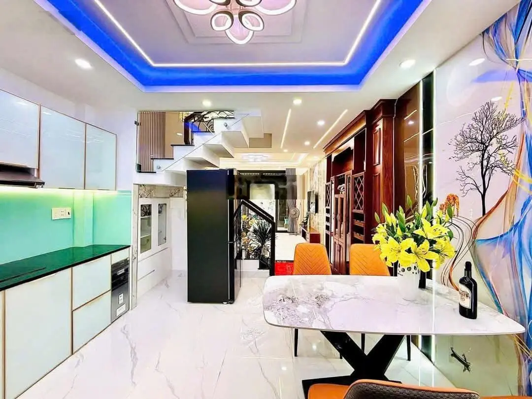 Chủ cần bán gấp nhà hẻm ô tô Phạm Văn Chiêu Gò Vấp 56m2, 1 trệt 3 lầu 5PN 6WC giá 2ty950, SHR
