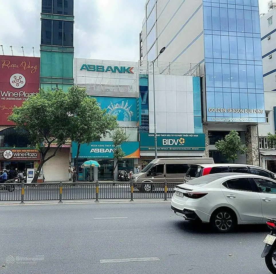 Cắt lỗ - bán rẻ! Tòa nhà góc 2MT Nguyễn Văn Trỗi 5,2x18m 5 tầng - thang máy - giảm còn 23,7 tỷ