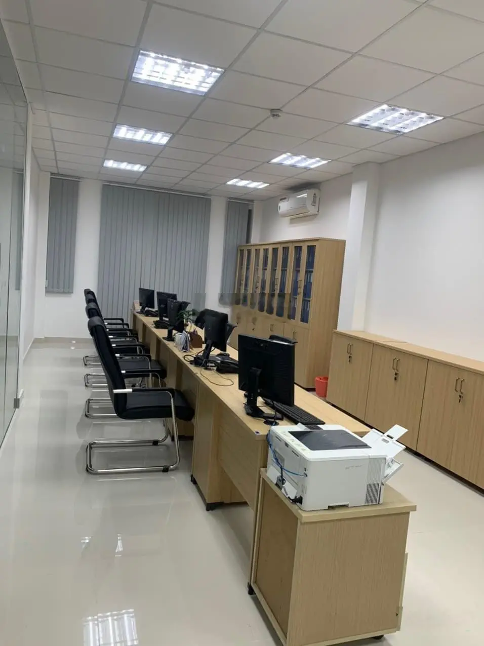 Mặt tiền lô góc đường Nguyễn Sơn 172m2. 6 tầng - cho ngân hàng thuê 120 triệu/tháng, 55 tỷ TL