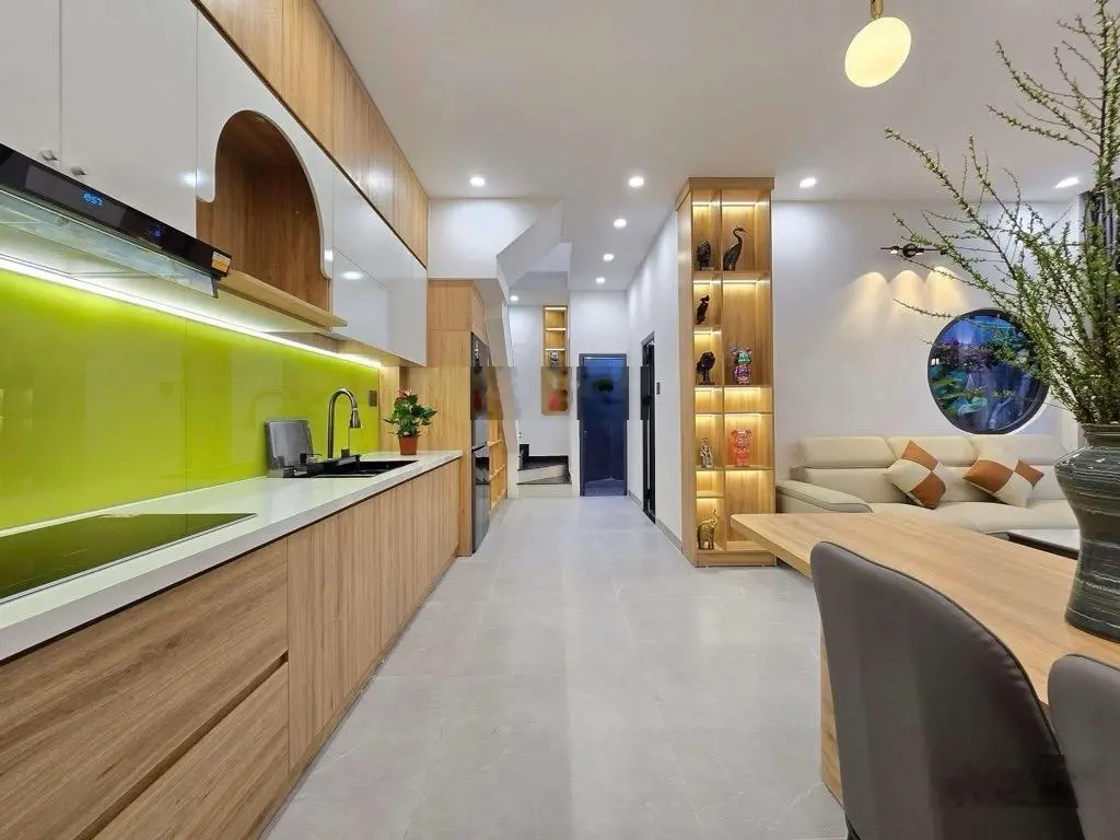 Chào bán nhà 2,5tầng kiệt ôtô thông hoàng diệu trung tâm hải châu,nhà đẹp như hoa hậu,full noi that