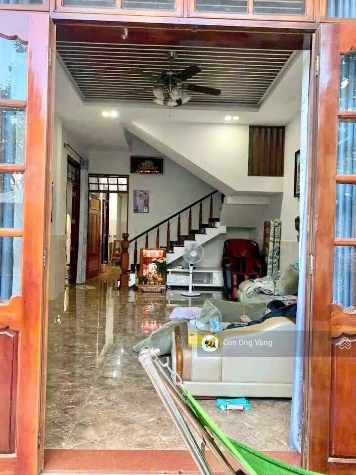 Bán nhà biệt thự 3 tầng Vĩnh Hải Nha Trang, khu vực gần biển giá tốt, LH: 0934797168