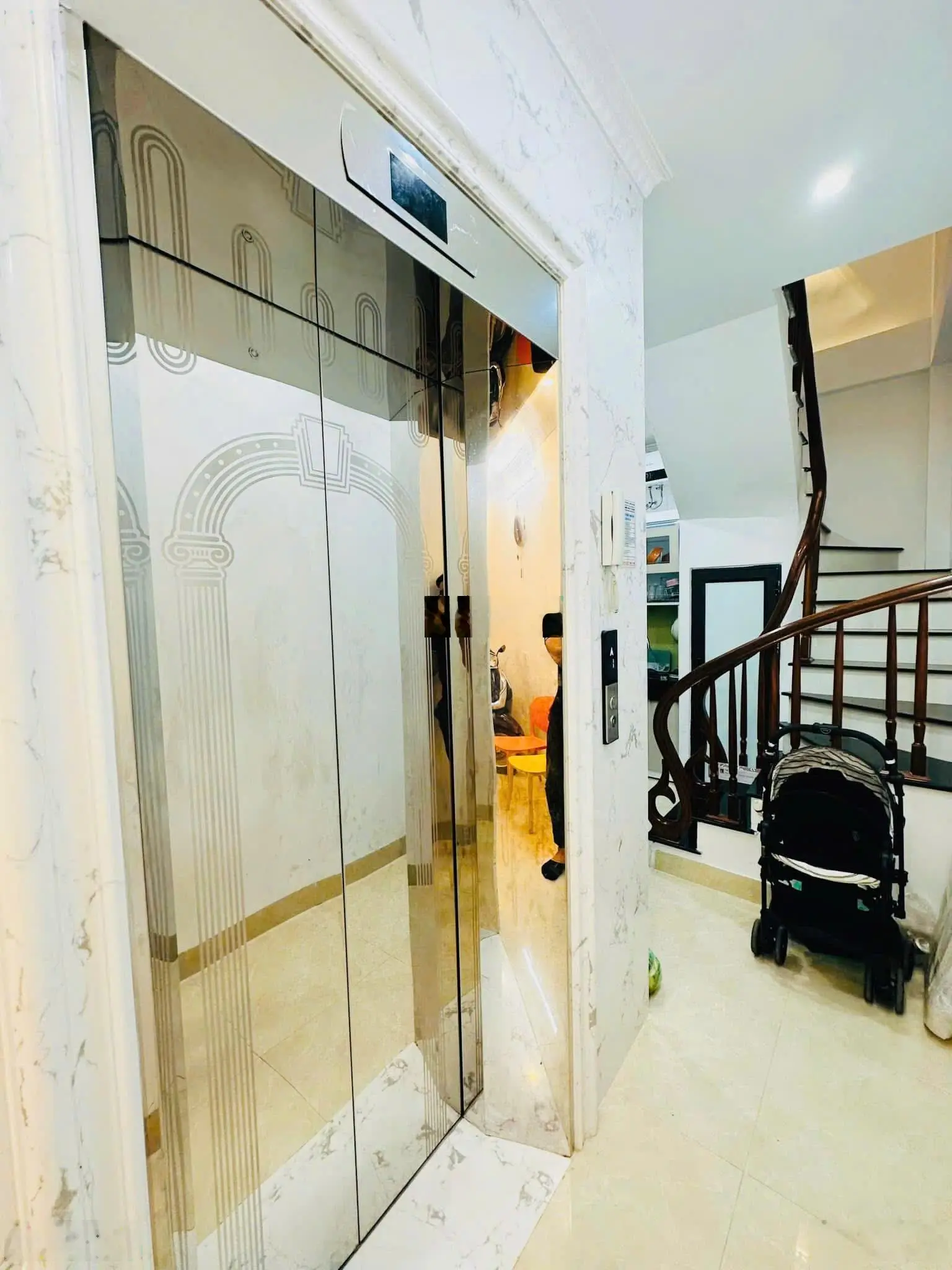 Nhà ngõ 58 đào tấn thông phan kế bính - lô góc - thang máy - dt 37m - 5 tầng.