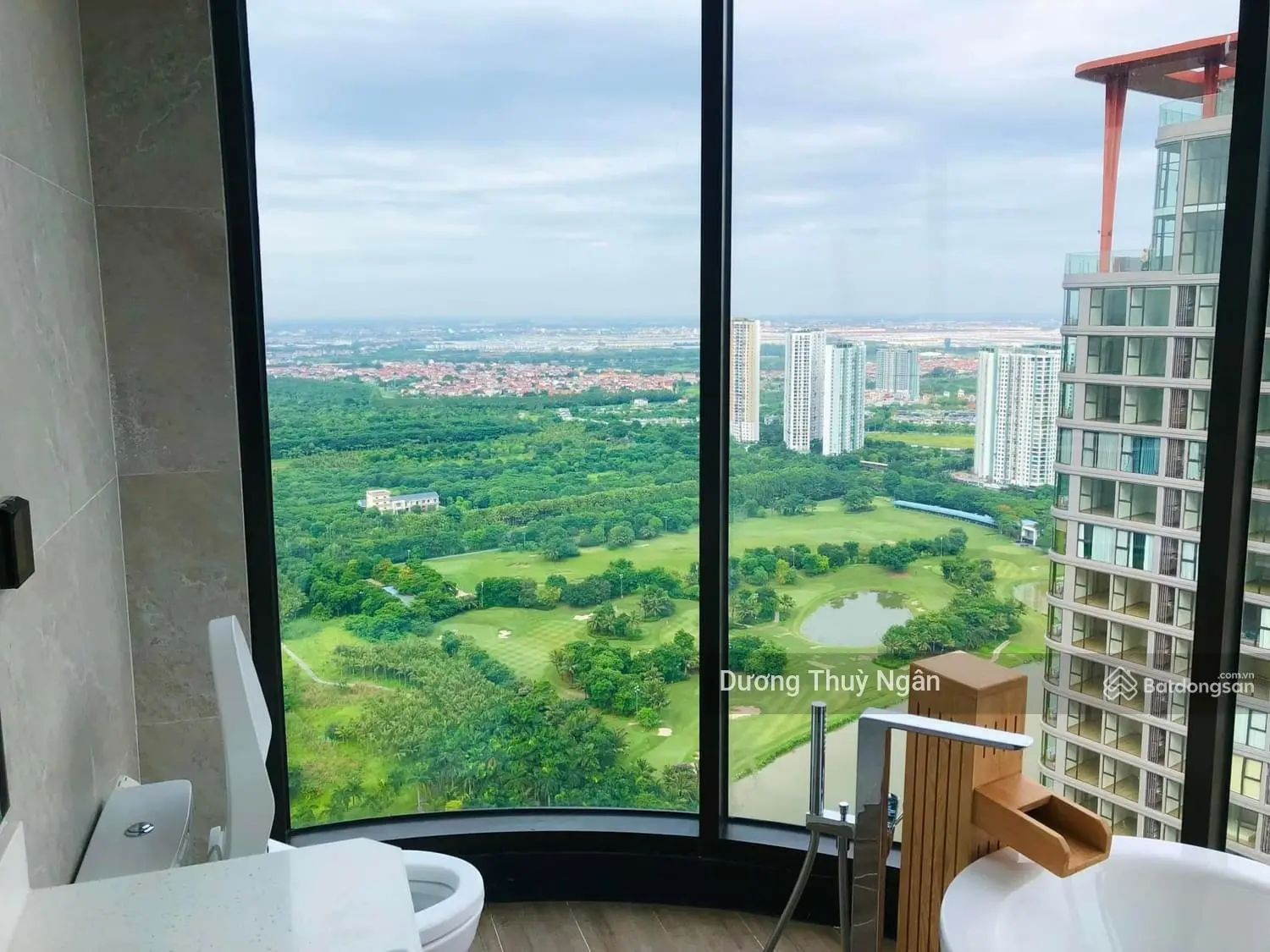 Chính chủ gửi bán 3PN Landmark khoáng nóng lên tận phòng, tầng cao view đẹp thoáng mát