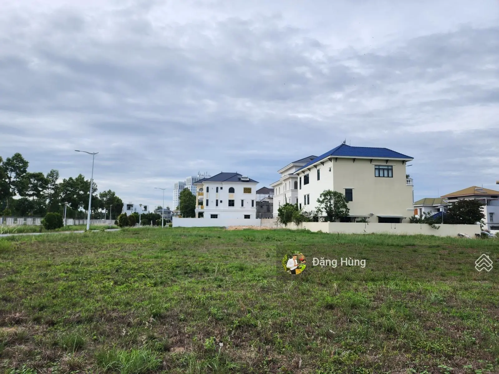 Cần tiền bán gấp lô đất biệt thự triệu đô Sunflower, TP mới Bình Dương, tôi bán với giá 16 tỷ có TL