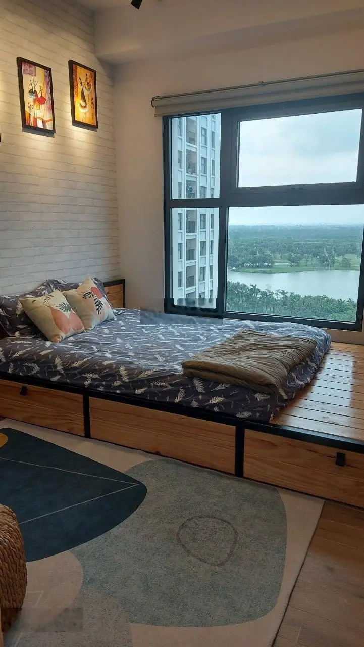 Bán căn 50m2 West Bay toà B Ecopark giá 2 tỷ bao phí, LH 0961 919 ***
