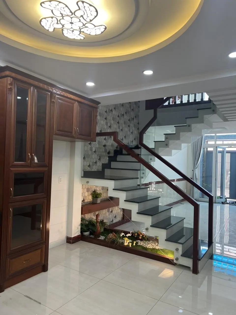 Bán nhà đường Trường Chinh - Nguyễn Hồng Đào, Tân Bình 4,4mx17m, nở hậu 4,6m, 3 lầu, giá 10.5 tỷ TL