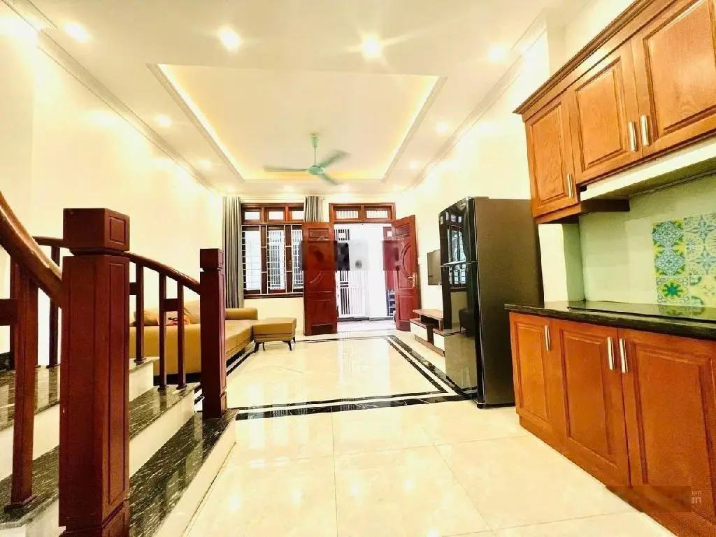 Bán nhà phố tư đình long biên nhà hiếm oto đỗ cửa giá 5. tỷ