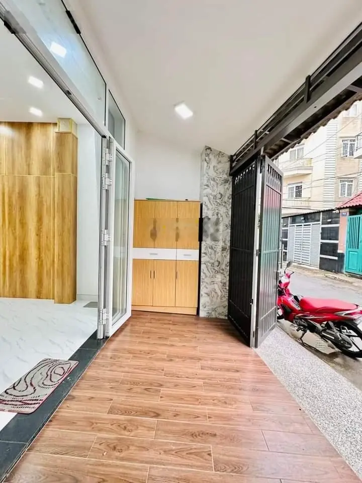 Cô Sáu cần bán nhà hẻm 5M Đ. Trường Sơn Quận 10. Giá 3tỷ7, Diện tích 45m2