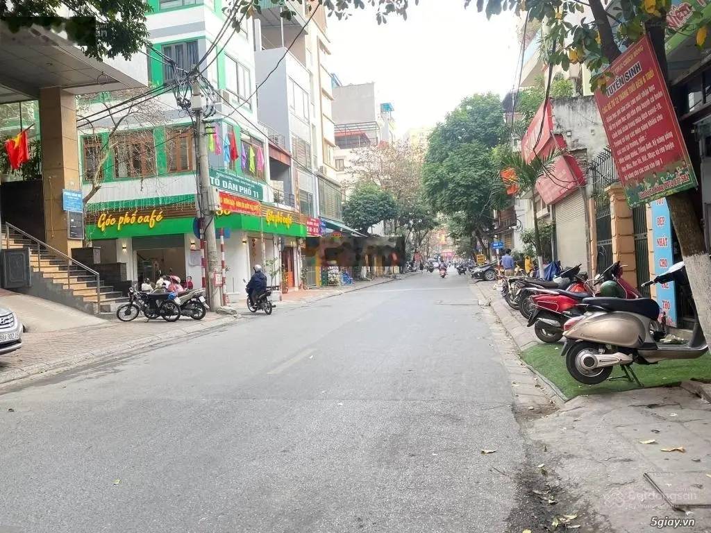 Do chuyển nơi sinh sống, gia đình cần bán gấp nhà 50m2 x 3 tầng ở Thanh Xuân, Hà Nội.