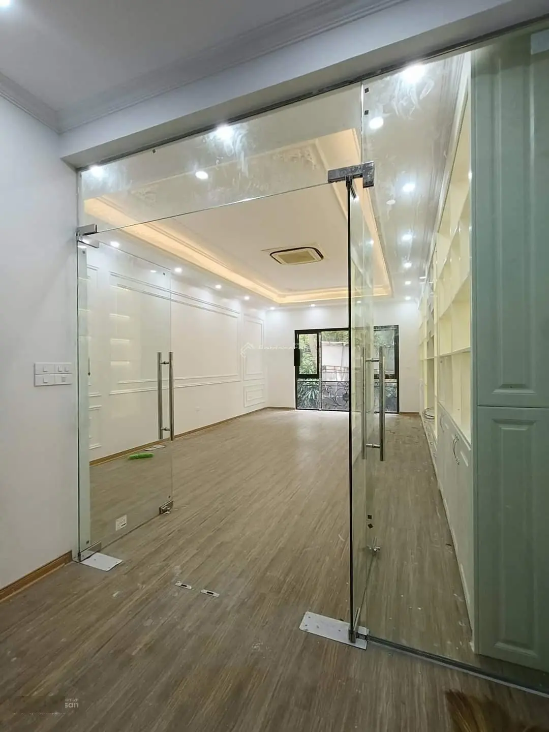 Trên 7 tỷ có nhà thang máy, Thanh Xuân, mặt ngõ 4m, kinh doanh tốt ngõ nông thông, 100m ra mặt phố
