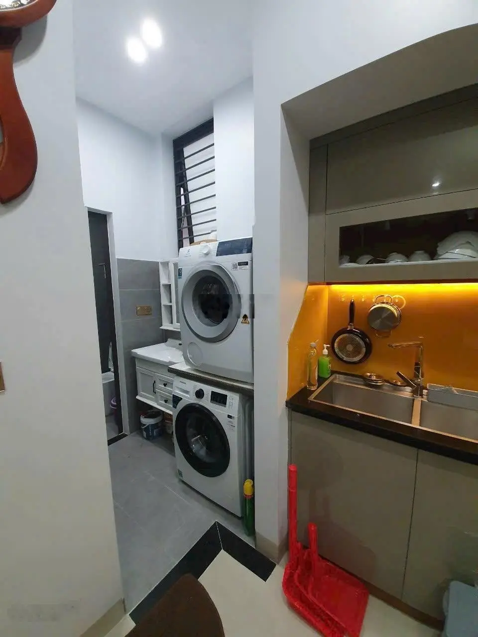 Bán nhà 3 tầng kiệt 5m gần Võ Văn Kiệt đang cho thuê 45 tr/th, giá rẻ