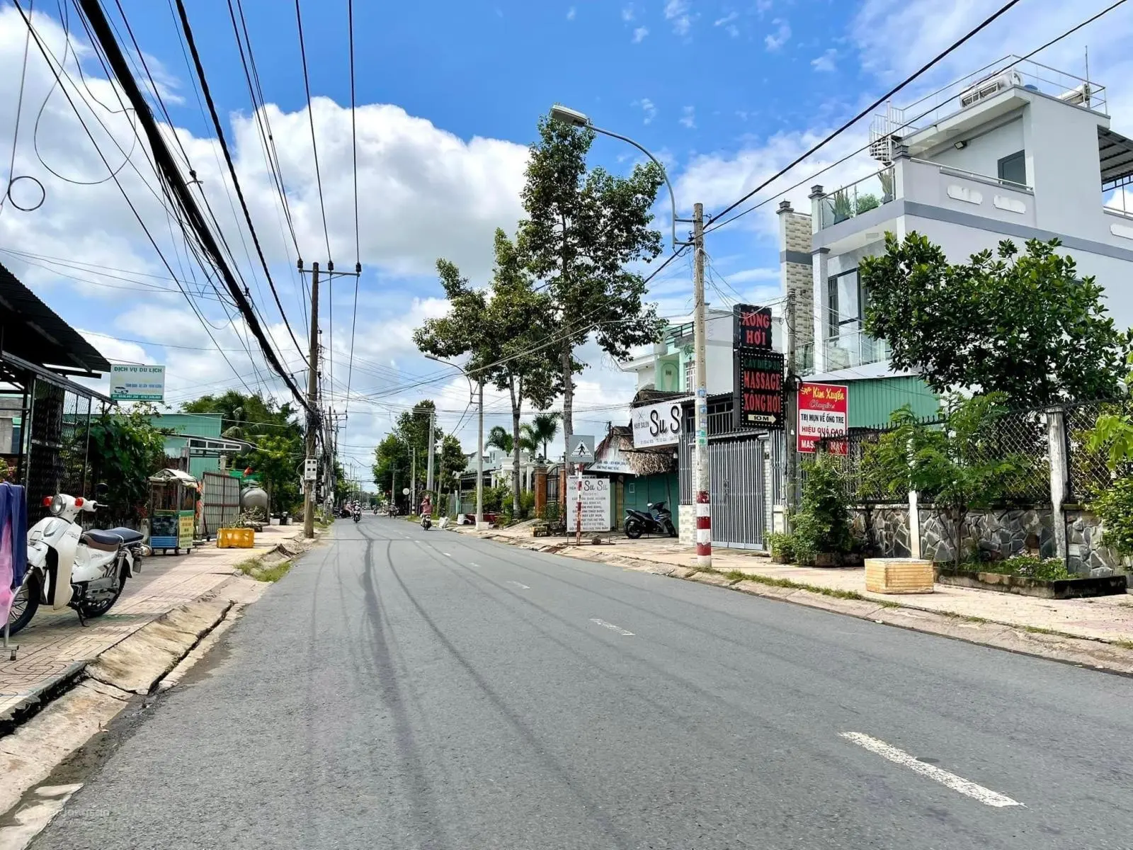 Cần bán nhanh 3 lô đất thổ MT Nguyễn An Ninh, sát bên chợ trung tâm TT Cần Giuộc, 160m2, sổ sẵn