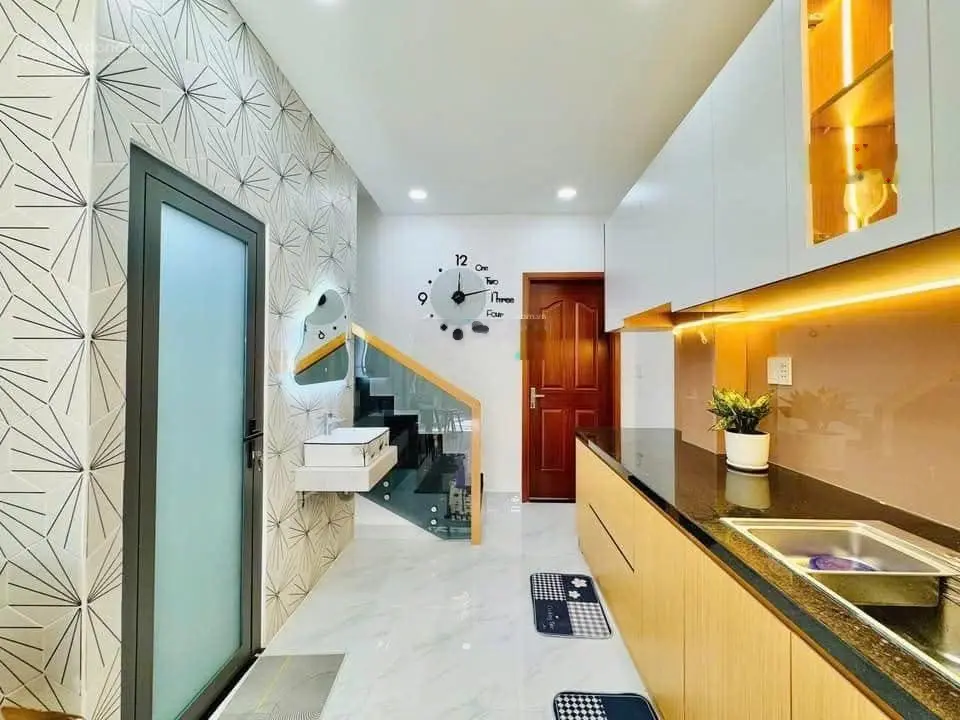 Cần bán gấp căn nhà Ung Văn Khiêm, P25 Bình Thạnh giá 2tỷ880/56,5m2(Ngang 5m). Sổ đẹp, chính chủ