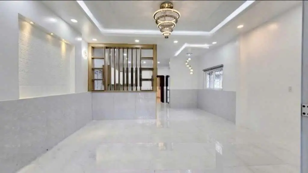 Bán nhà Quận 6 mới xây đẹp, HXH Phạm Văn Chí, 105m2, ngang khủng nở hậu 7.3m, giá hạ dẻ chỉ 85tr/m2