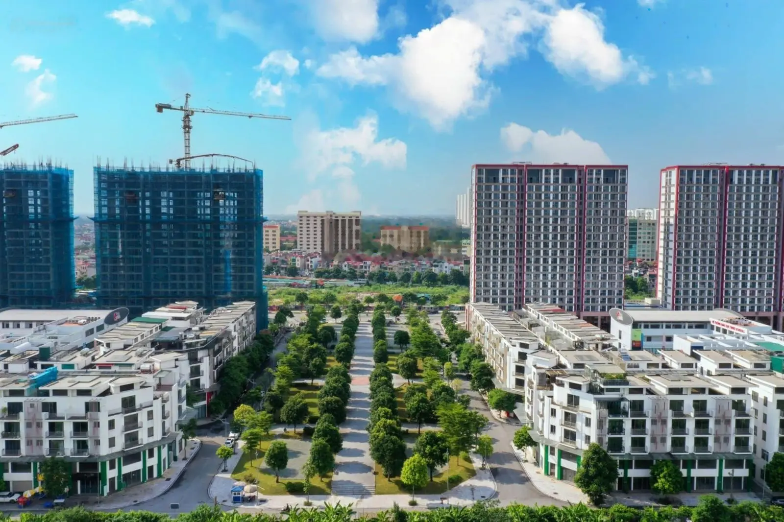 Bán quỹ căn 101m2( 3pn+ 2vs)- giá 56 triệu/m2- bc đông nam- view hồ cực đẹp
