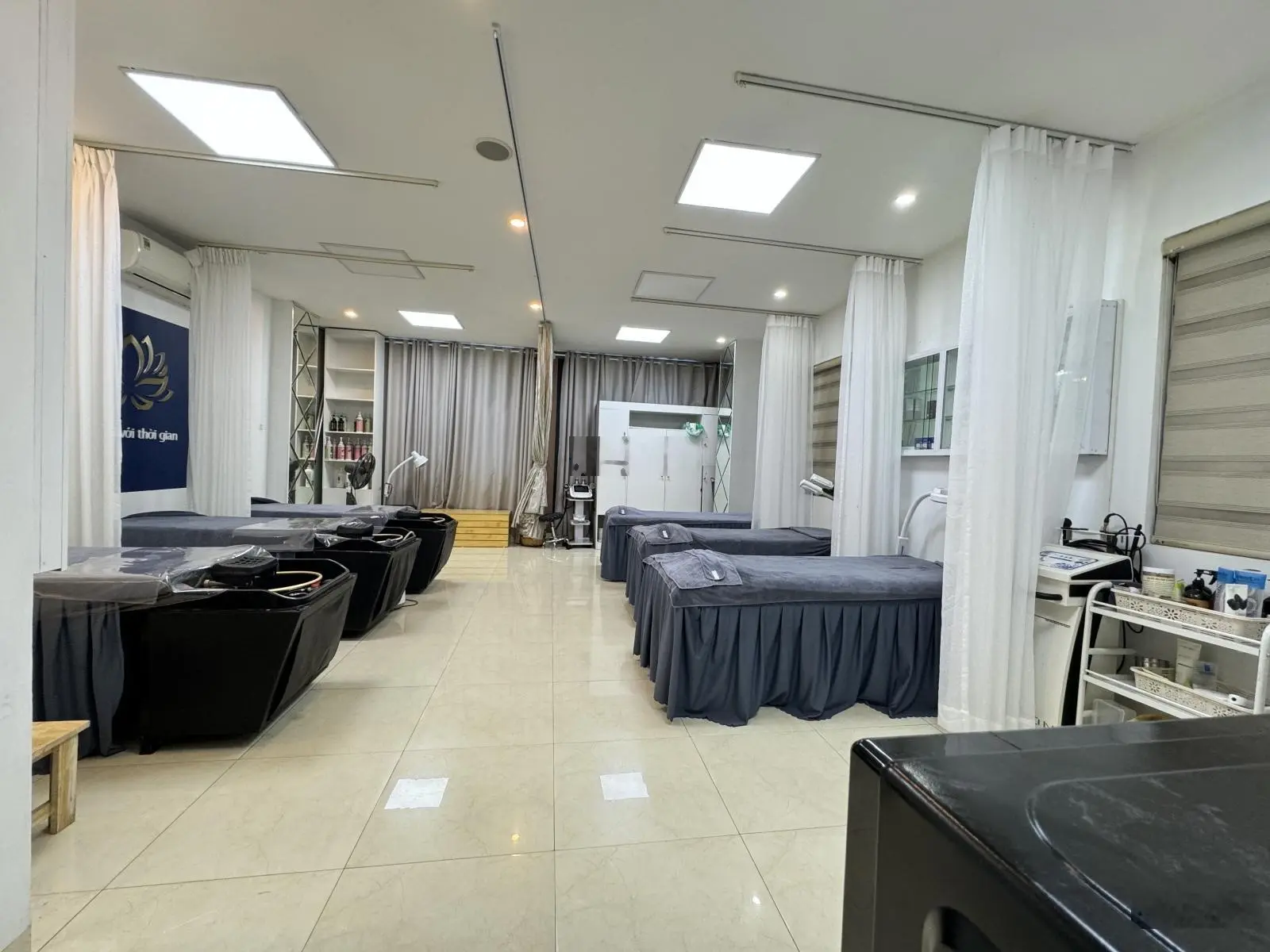 Quá hiếm, nhỉnh 26 tỷ nhà mặt phố Xã Đàn, 45m2 6 tầng, vỉa hè, kinh doanh, spa, văn phòng.