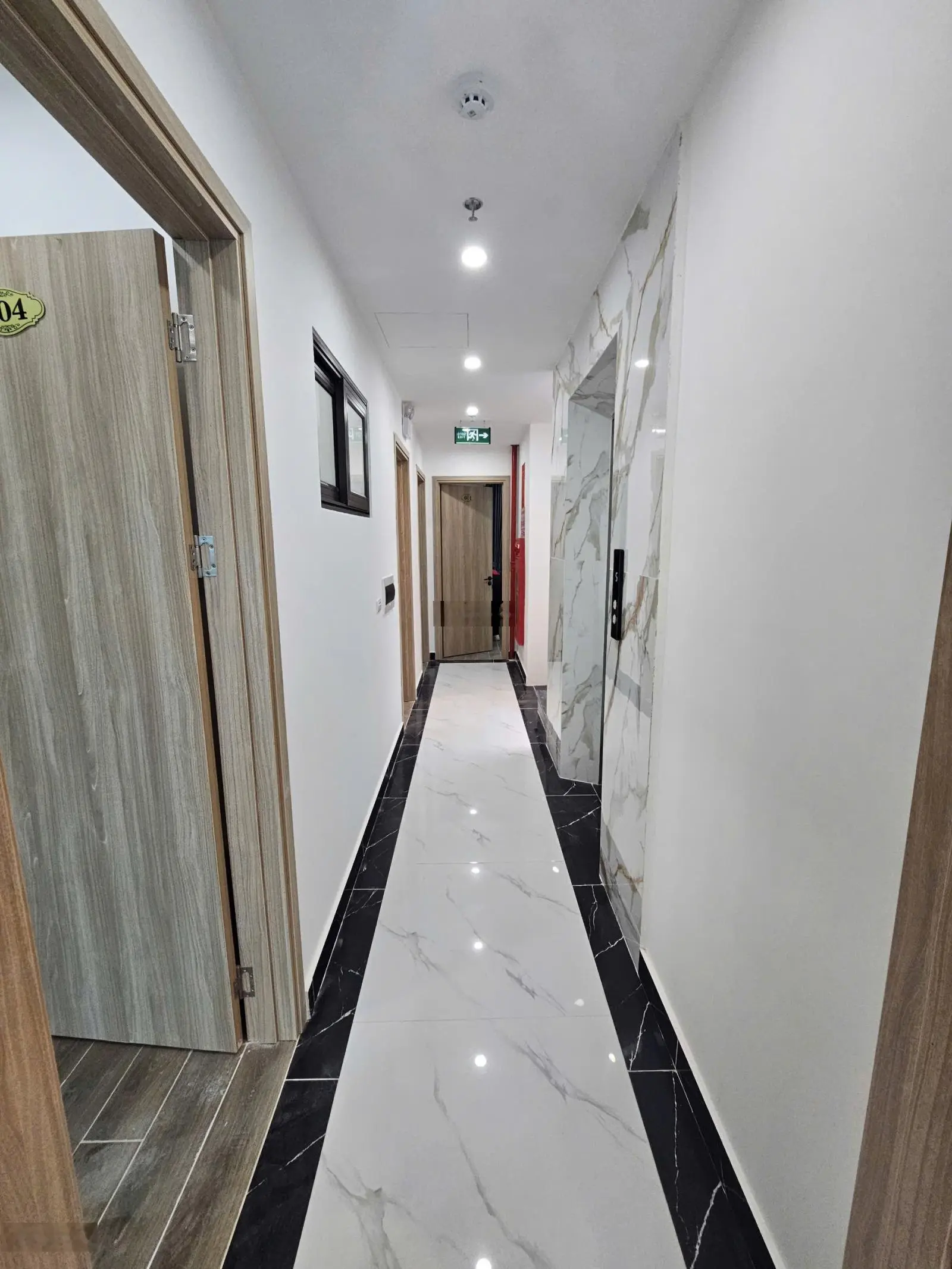 Cần bán gấp nhà dòng tiền cao phố Xuân Đỉnh 98m2 7T, lô góc, 26 P khép kín đủ đồ, thang máy giá tốt