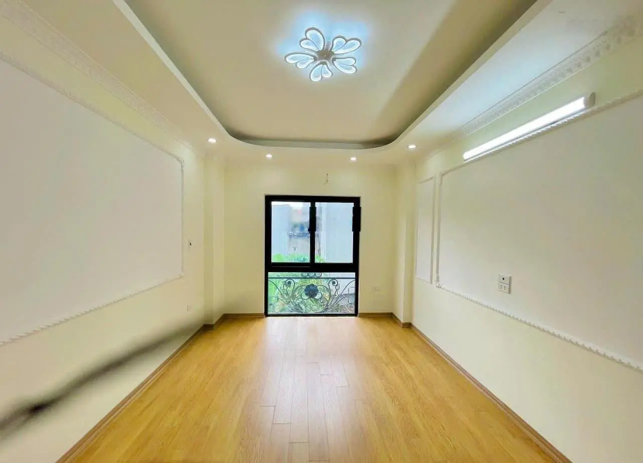 Nhà đối diện, cách ĐH Thể Dục Thể Thao 400m, DT 36m giá chỉ 2,79 tỷ ô tô đỗ ngày đêm