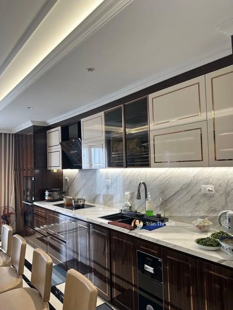 Toà nhà 6 tầng thang máy Đặng Vũ Hỷ, TĐC Xóm Lò view công viên vỉa hè đá bóng 115m2 kinh doanh