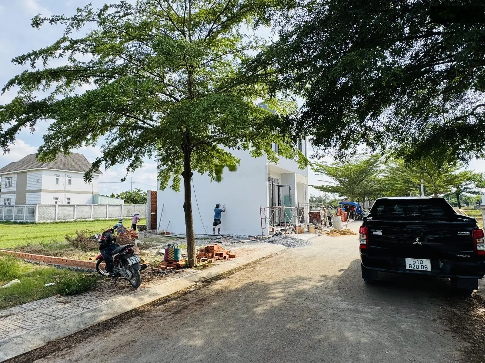 Bán gấp nhà ngay đường TL2, cạnh BV Xuyên Á, 139m2(8,5x9,6m), có gara để ô tô, MT nhựa 8m, điện âm