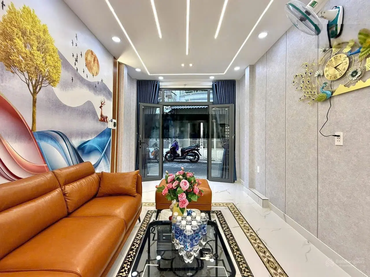 Nhà đẹp hẻm 1/, dưới 3 tỷ, hẻm trước nhà 6m, nhà trống, full nội thất mới đẹp. Liên hệ: 0906 435 ***