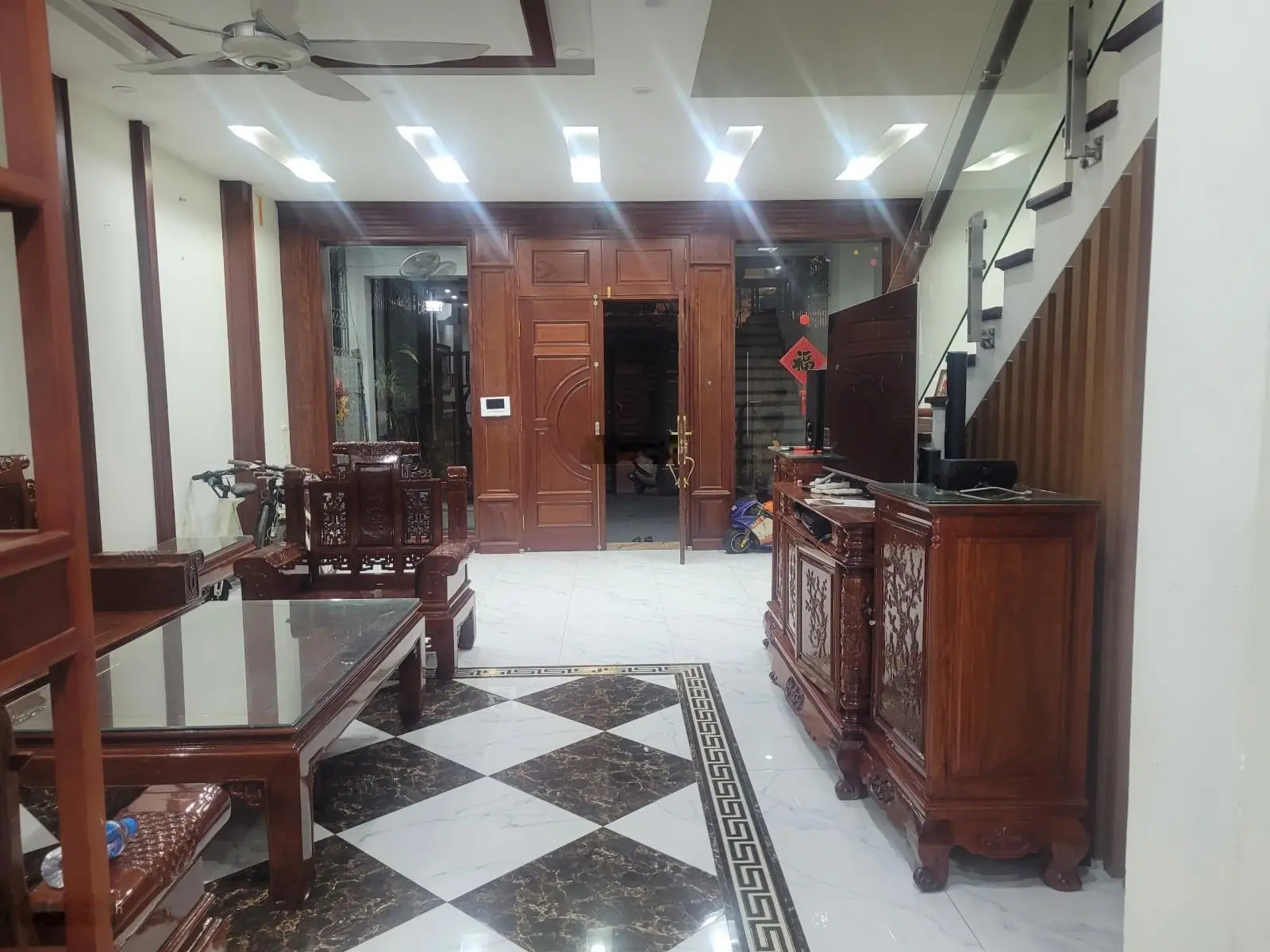 Chỉ 24 tỷ sở hữu biệt thự nhà vườn Việt Hưng Long Biên xây 4T 120m2, nhà hoàn thiện, hướng Đông Nam