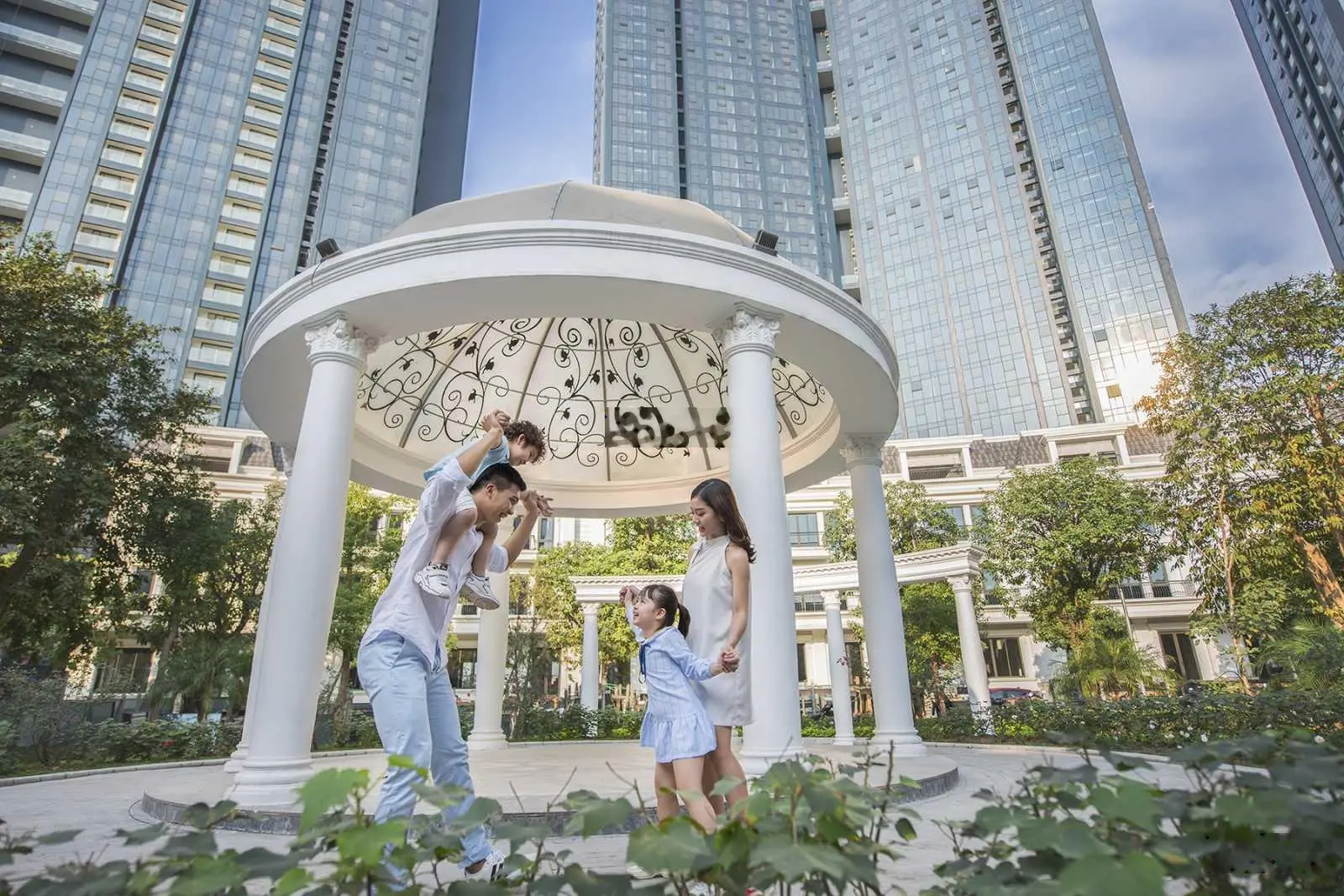Bán 02 căn biệt thự Sunshine City siêu đẹp, cam giá bán tốt nhất thị trường