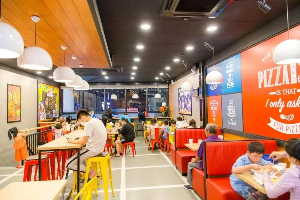 Bán nhà MT Trần Quang Khải P Tân Định Q1. Ngang 15m. KC: trệt 2 lầu ST. Giá: 33 tỷ. LH: O9O2777208